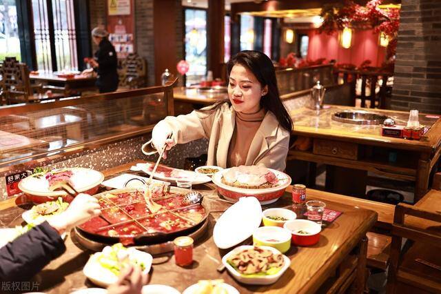 夫妻开什么店比较赚钱（火锅免费吃，不要钱！）