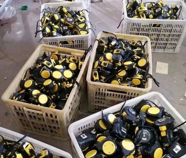 小型代加工工厂创业项目（小型钢卷尺加工行业的前景如何？）