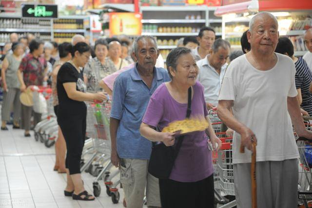 怎么赚100万（顾客免费送一盒鸡蛋，年赚100万？）