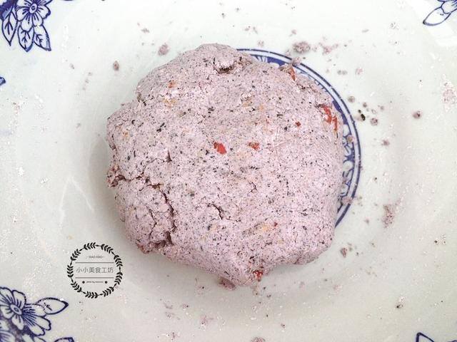 家庭自制黑芝麻丸做法（入冬后，吃核桃10倍，不如吃它，钙是核桃的4倍，10分钟就出锅）