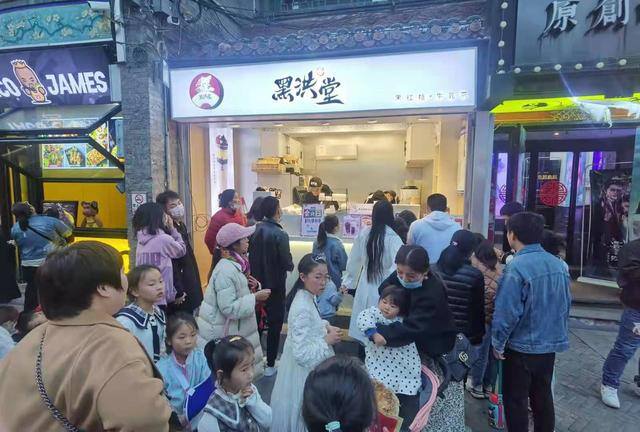 现在开奶茶店还能挣钱吗（现在开奶茶店还能赚钱吗？）
