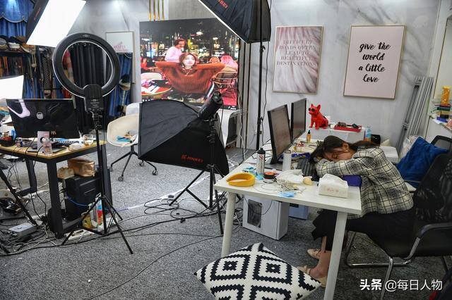 开直播能赚钱吗（带货主播杨杨的自述）