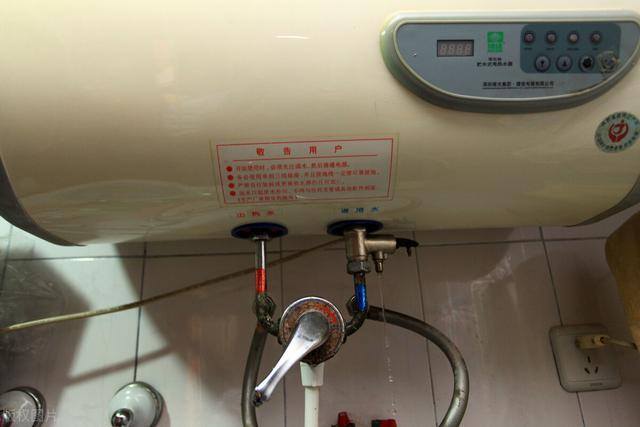自己在家怎么清洗热水器（电热水器清洗方法）