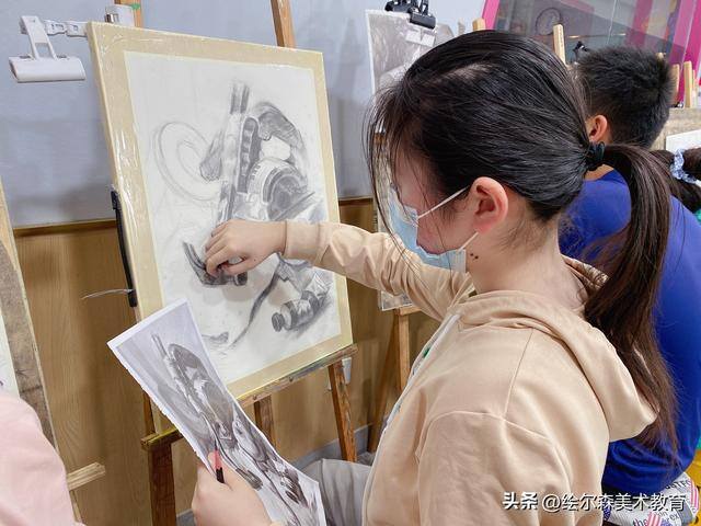 学画画有什么好处（学习美术可以提高其他学科的学习效果）