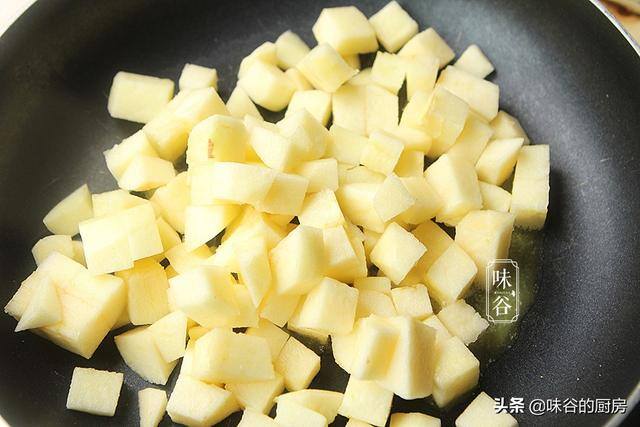 家庭自制苹果派（自制苹果派，香甜可口，家庭聚会必备）