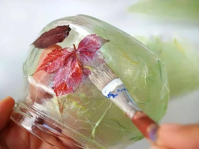 废物利用手工制作简单（废旧的灯泡也能养花？教你一招，让家里变得更美！）