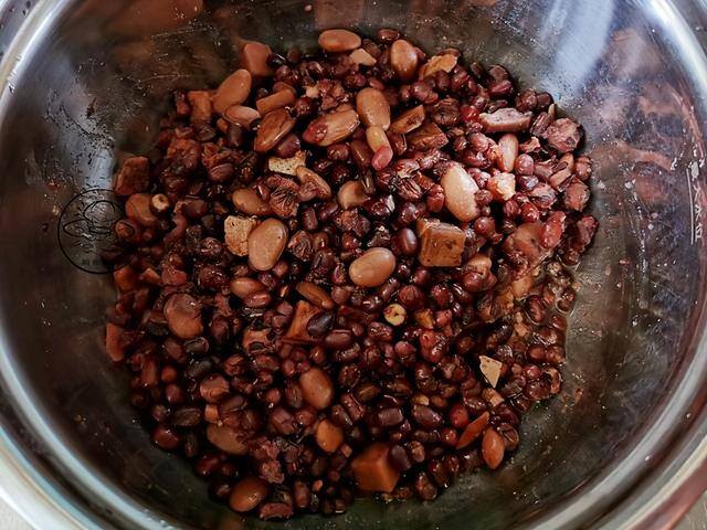 家庭自制粘豆包（红豆、红枣、葡萄干，不加糖做出的粘豆包香甜软糯不腻不齁嘴）