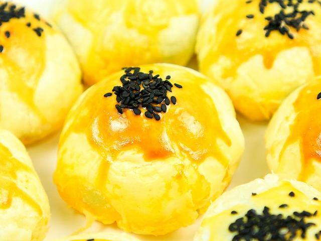 月饼在家怎么做自制月饼（紫薯月饼的做法）