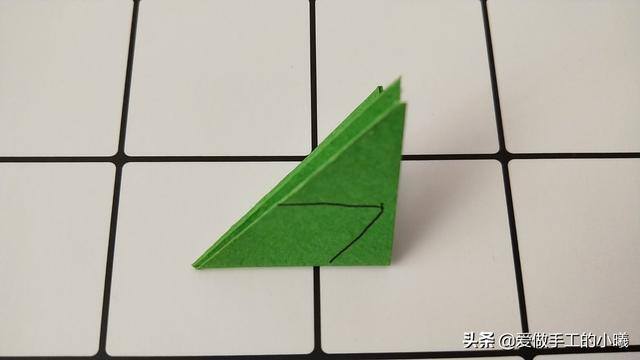 怎么做小手工（简单又好看的草莓折纸教程）
