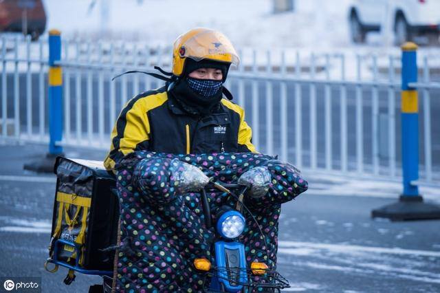 外卖骑手需要什么条件（外卖小哥的入职条件和标准是什么？）