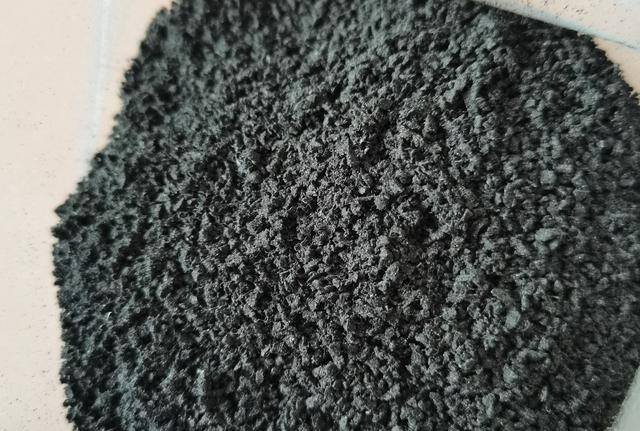一天如何赚一千（废旧摩托车轮胎加工行业，投资不是很大，但一样可以办成小型加工）