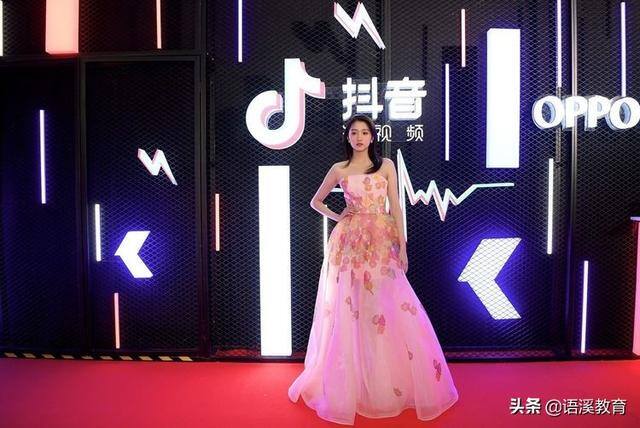 抖音上怎么赚钱教程（抖音怎么赚钱？揭秘2个抖音变现的方法，普通人0基础也能做到！）