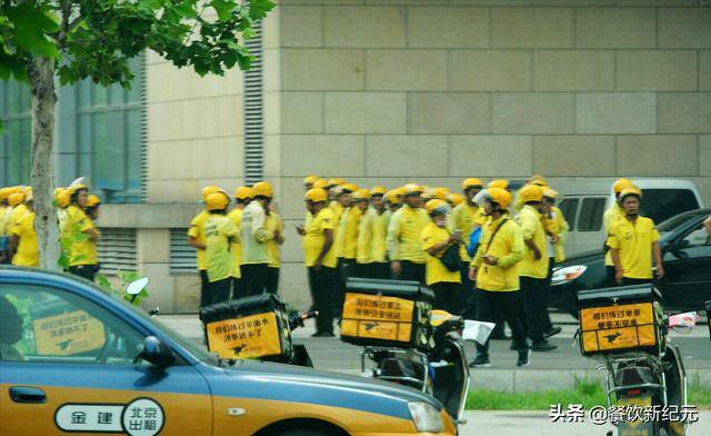 送外卖一个月能赚多少（南昌外卖小哥，4年前12个小时收入57元）