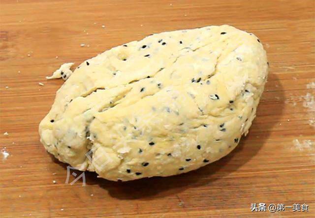 简单易学在家做小吃（梅花酥、麻花酥、梅花酥、梅花酥的做法）