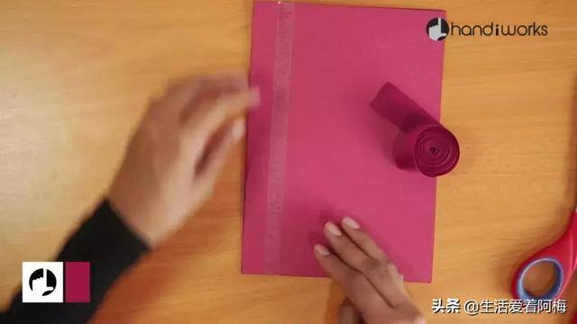教师节手工贺卡怎么做（还在纠结贺卡怎么做？用丝带衍纸，就能轻松diy一份（附教程））