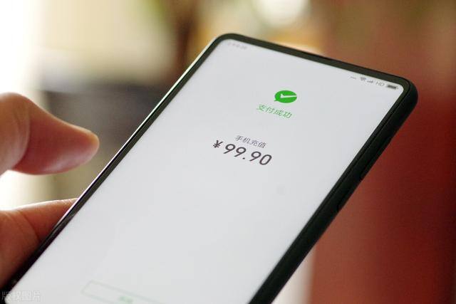 零钱通100一天赚多少（在零钱通里放5000元，一个月能有多少收益？）