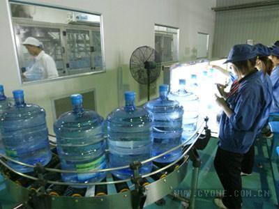 办厂加盟项目（高效太阳能热水器生产线——环保效果有点夸张）