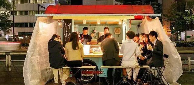 摆地摊卖什么利润大（月入2万，3万，煎饼果子生意如何？）