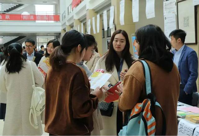 女生做什么工作工资比较高（女生选择什么专业比较好？）