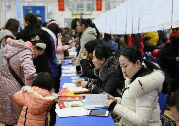 大专学历（高等教育在当今教育体系中的地位是什么？）