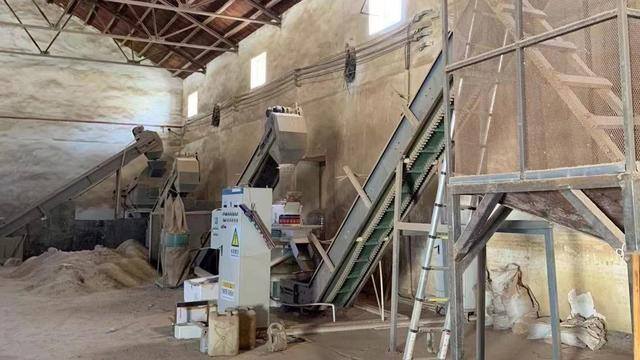 致富小型加工设备（农村生物质颗粒燃料加工厂怎么样）