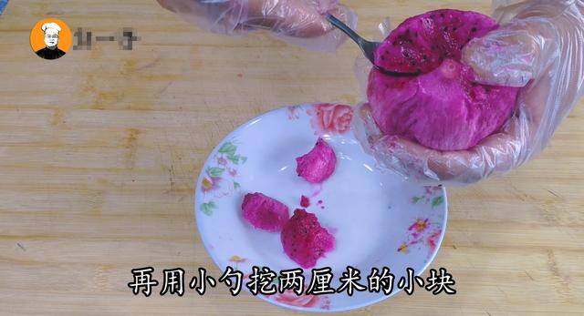 如何自制冰皮（教你做冰皮月饼，口感酥软滑爽，略有弹性）