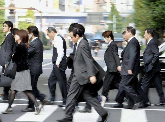 日本月薪一般多少钱（为什么日本的工资这么高？）