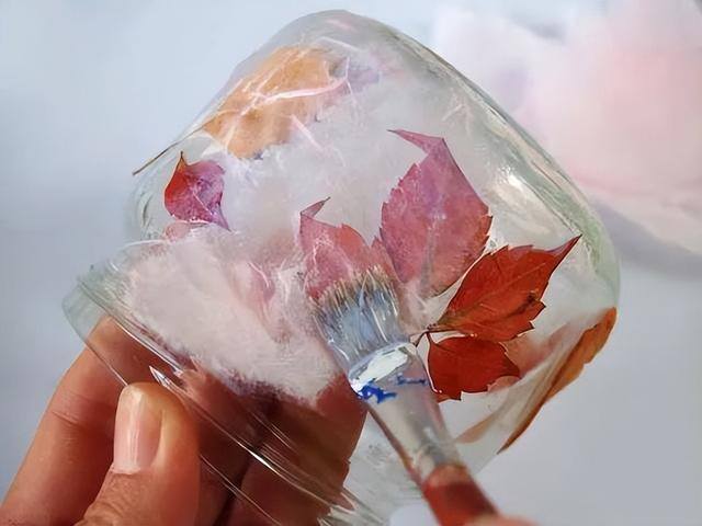 废物利用手工制作简单（废旧的灯泡也能养花？教你一招，让家里变得更美！）