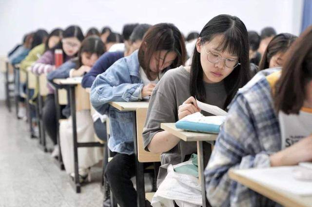 卖烤肠一天能挣多少钱（女生寒假活动充实，利用假期时间不能集中）