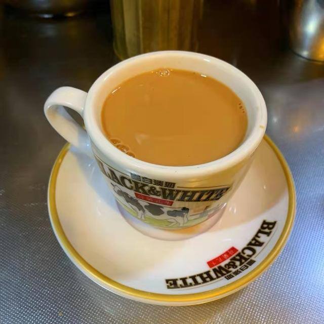 奶茶如何制作（港式丝袜奶茶的做法）