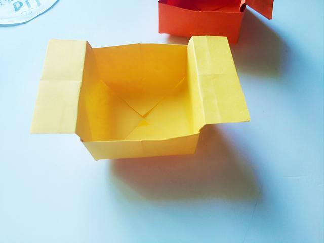 简单纸板小手工（幼儿纸箱折纸教程，简单易学，小朋友的最爱）
