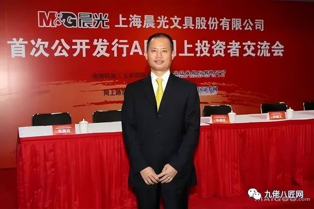 2022年开两元店还赚钱吗（三战高考，落榜少年闯荡文具销售行业）