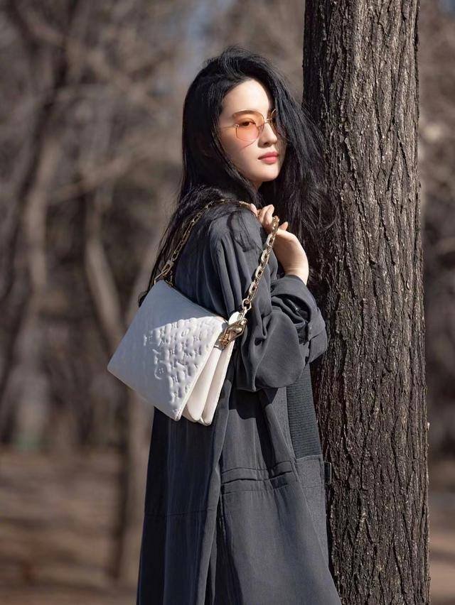 带着庄园养娃致富（随身庄园耽美文推荐：重来一世，要过怎样的生活？踹掉渣男虐死白莲花）