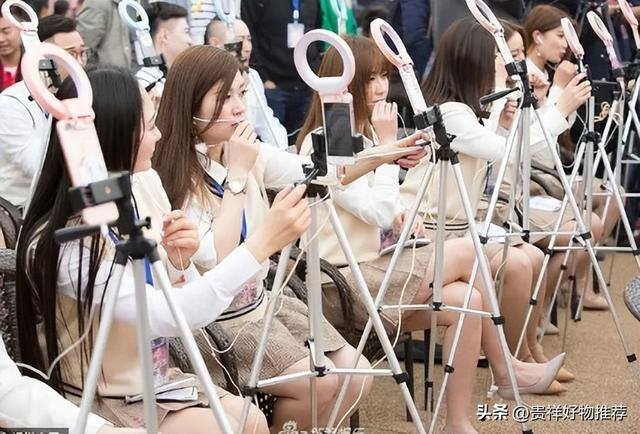直播带货一般怎么收费（新人开直播带货需要什么费用）