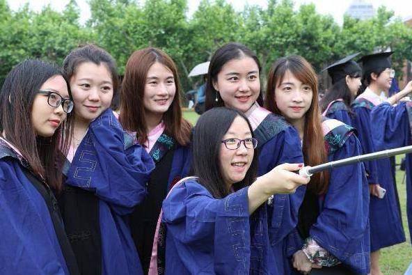 大专学历（高等教育在当今教育体系中的地位是什么？）