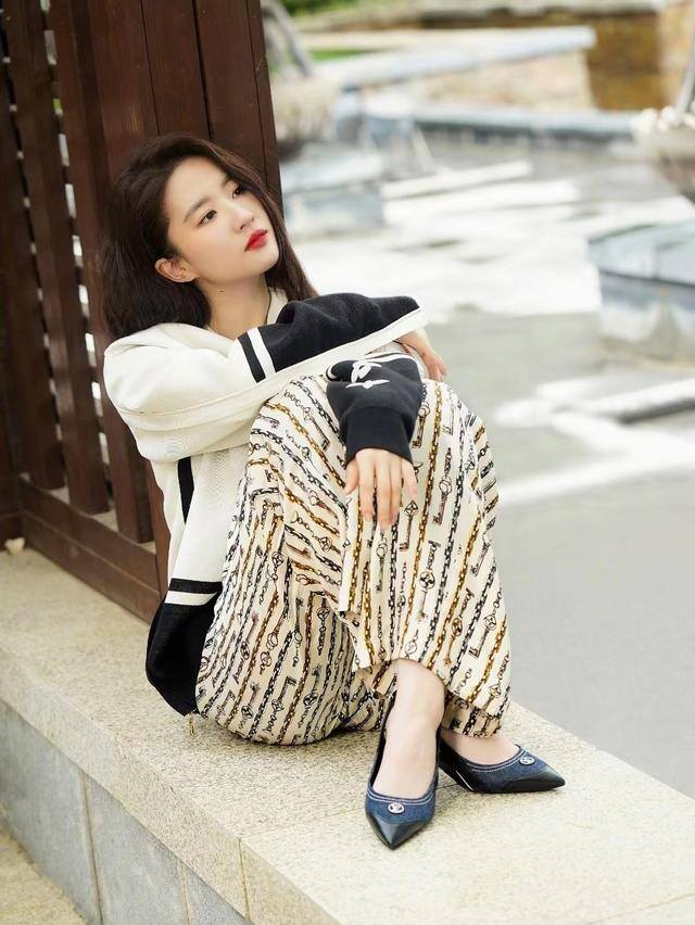 带着庄园养娃致富（随身庄园耽美文推荐：重来一世，要过怎样的生活？踹掉渣男虐死白莲花）