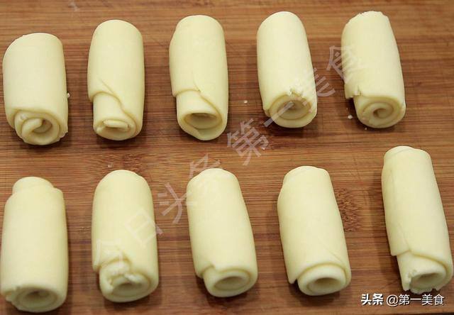 简单易学在家做小吃（梅花酥、麻花酥、梅花酥、梅花酥的做法）