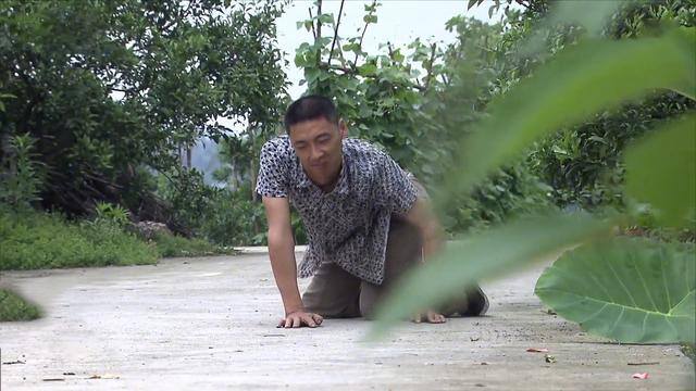 适合残疾人在家挣钱的工作（四川省眉山市东坡区符有的“手有多巧”）