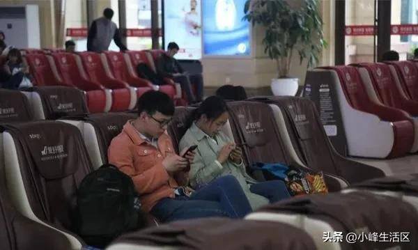 开什么店成本低又赚钱（街边的小门面按摩店这么多，客人却不太多，到底是怎么挣钱的？）