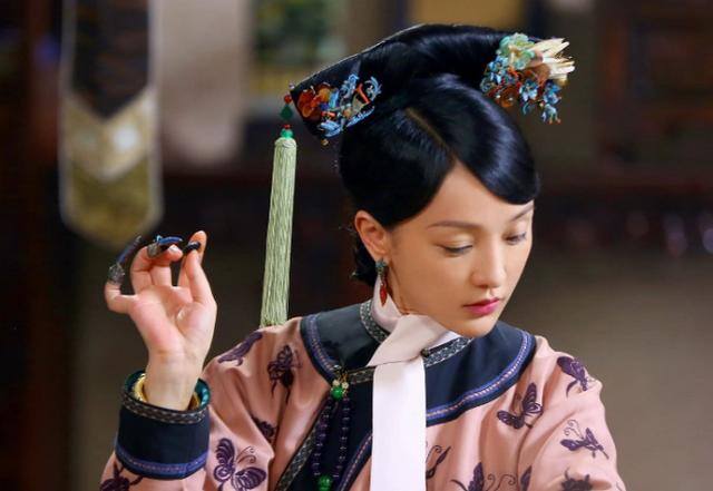 电视剧是怎么赚钱的（拍电视剧的成本很高，我们平时看电视只是花了电费，他们是怎么赚钱的？）