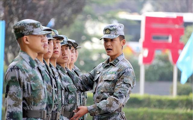 12年兵回来一共能拿多少钱（军人的工资待遇怎么样）