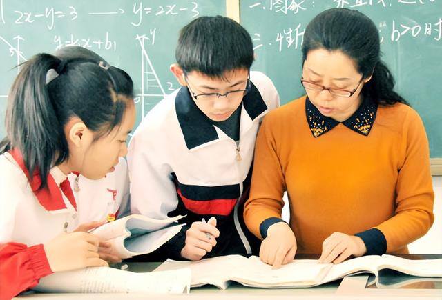 适合女孩子做的工作（女大学生该如何选择自己的工作）