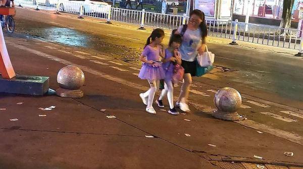 口袋猜成语赚零花钱下载正版（广州街头小卡片成重灾区）