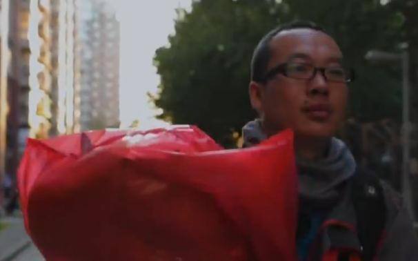闪送一单能赚多少钱（“闪送侠”秦效书：一个月赚七八千块，妻子却说他赚得多）