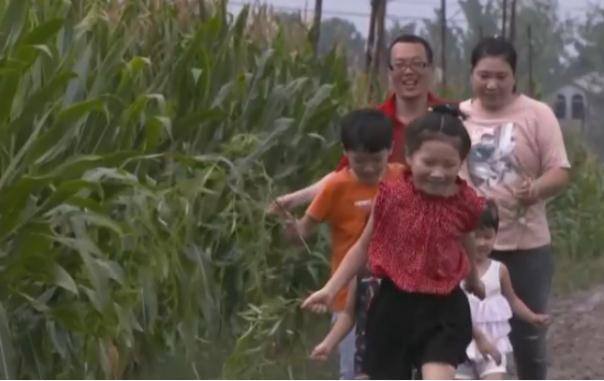 闪送一单能赚多少钱（“闪送侠”秦效书：一个月赚七八千块，妻子却说他赚得多）