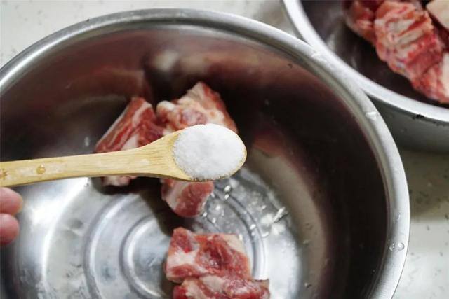 化冻肉用什么方法最快（如何快速解冻肉？）