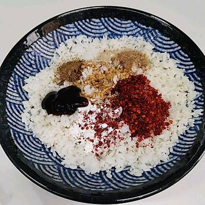 锅巴怎么做出来在家自制（剩米饭也能做出好吃的，麻辣香脆超级过瘾）