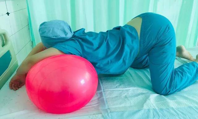 做什么才能生孩子（产妇自由体位分娩）