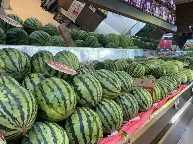 拍拍语音唱歌真的能赚钱吗（杭州水果店靠什么挑瓜？）