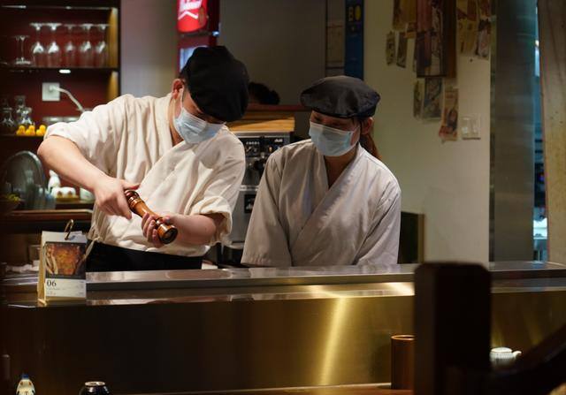 奶茶店打工一个月能赚多少钱（奶茶店里的“销量冠军”）